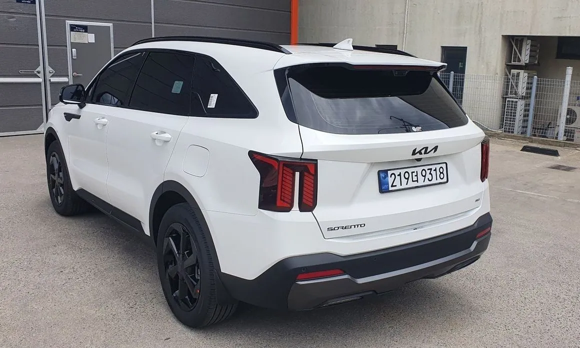Kia Sorento — фото 7