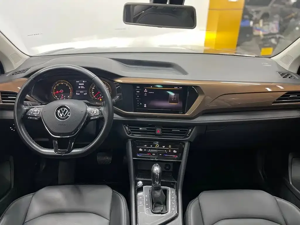 Volkswagen Tharu — фото 10