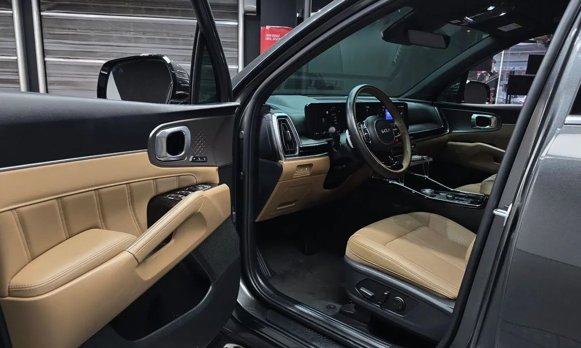 Kia Sorento — фото 10