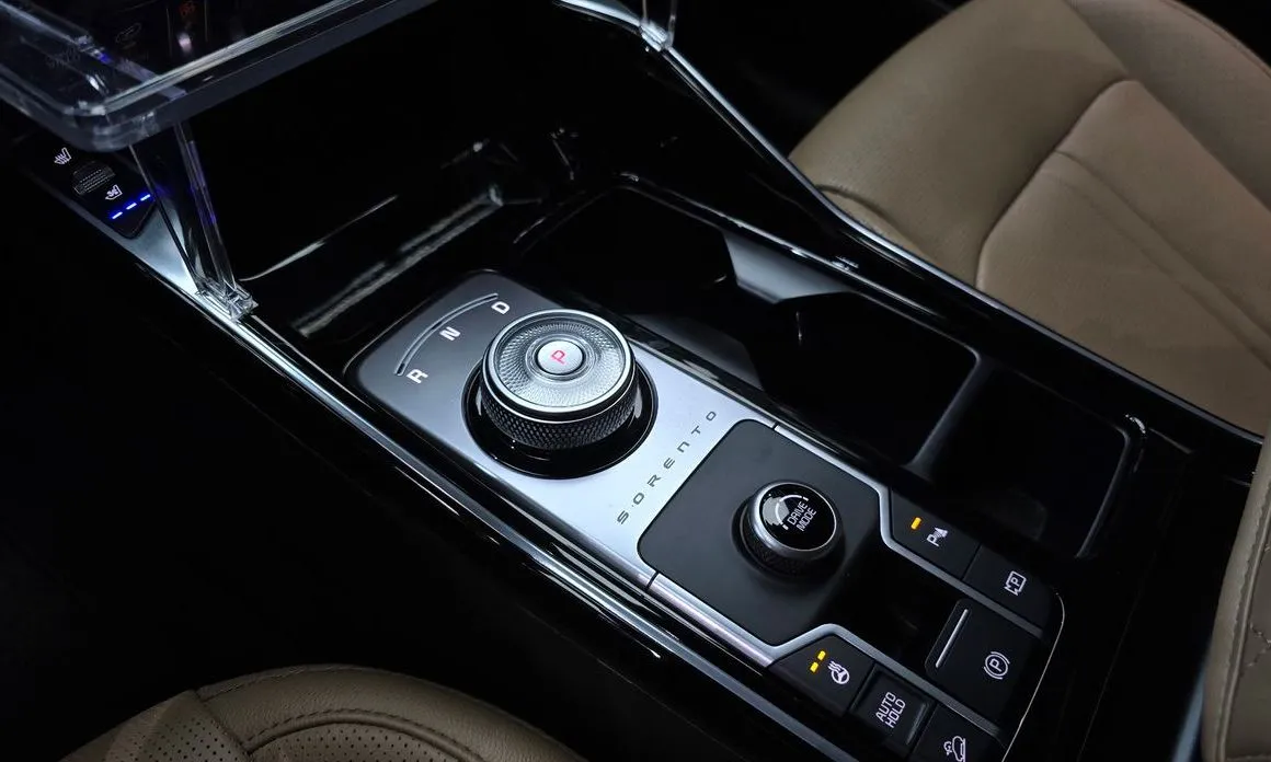 Kia Sorento — фото 8