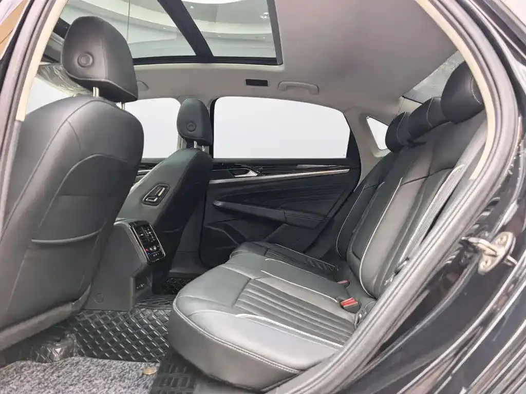 Volkswagen Passat — фото 4