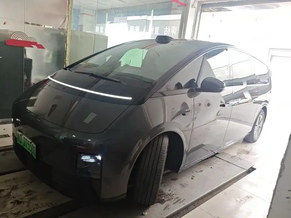 Li Auto MEGA