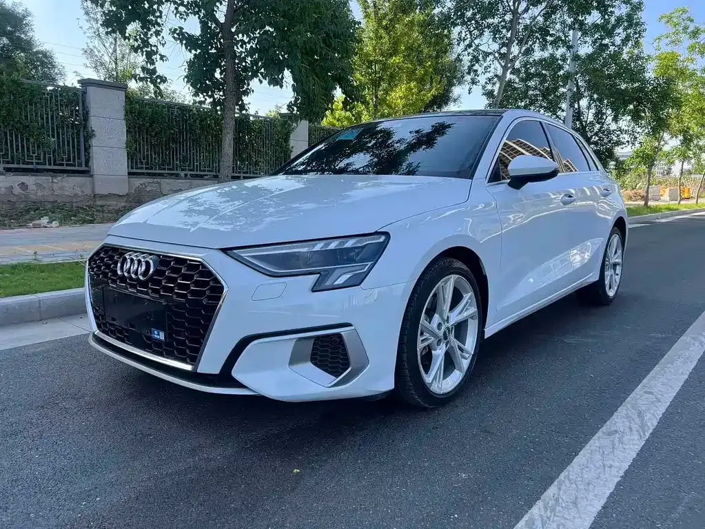 Audi A3 — фото 1