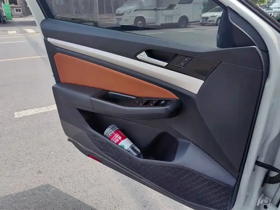 Volkswagen Bora 2024 из CN, фото 10
