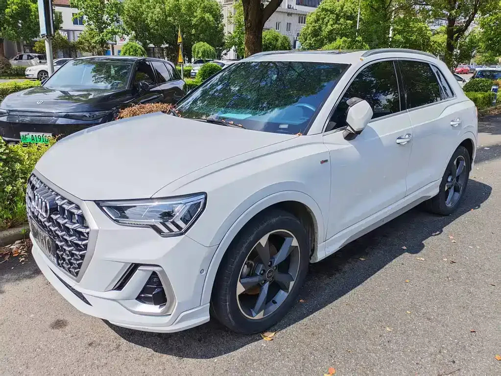Audi Q3 — фото 1