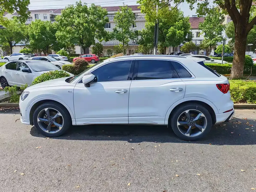 Audi Q3 — фото 10