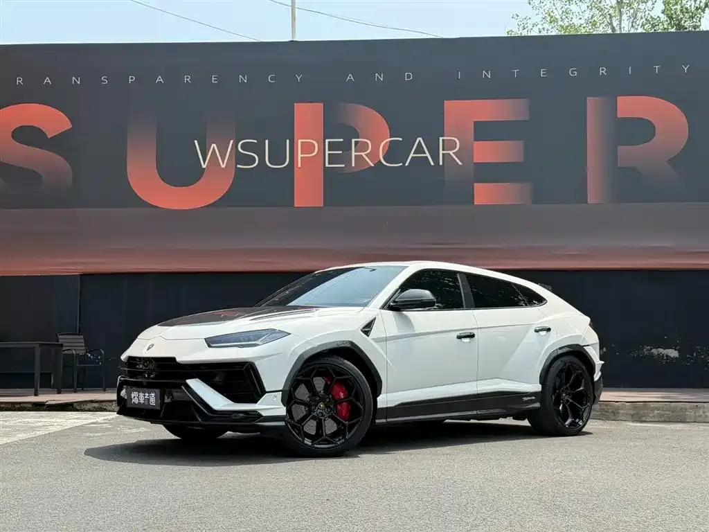 Lamborghini Urus — фото 1