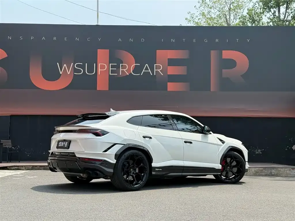 Lamborghini Urus — фото 9