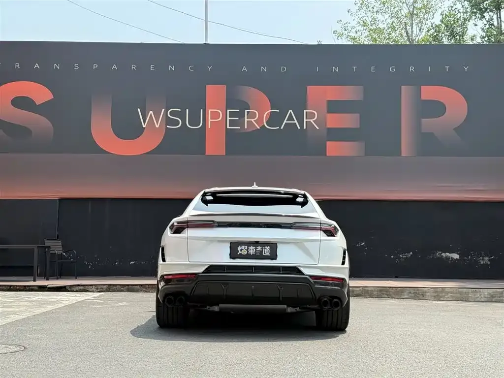 Lamborghini Urus — фото 10