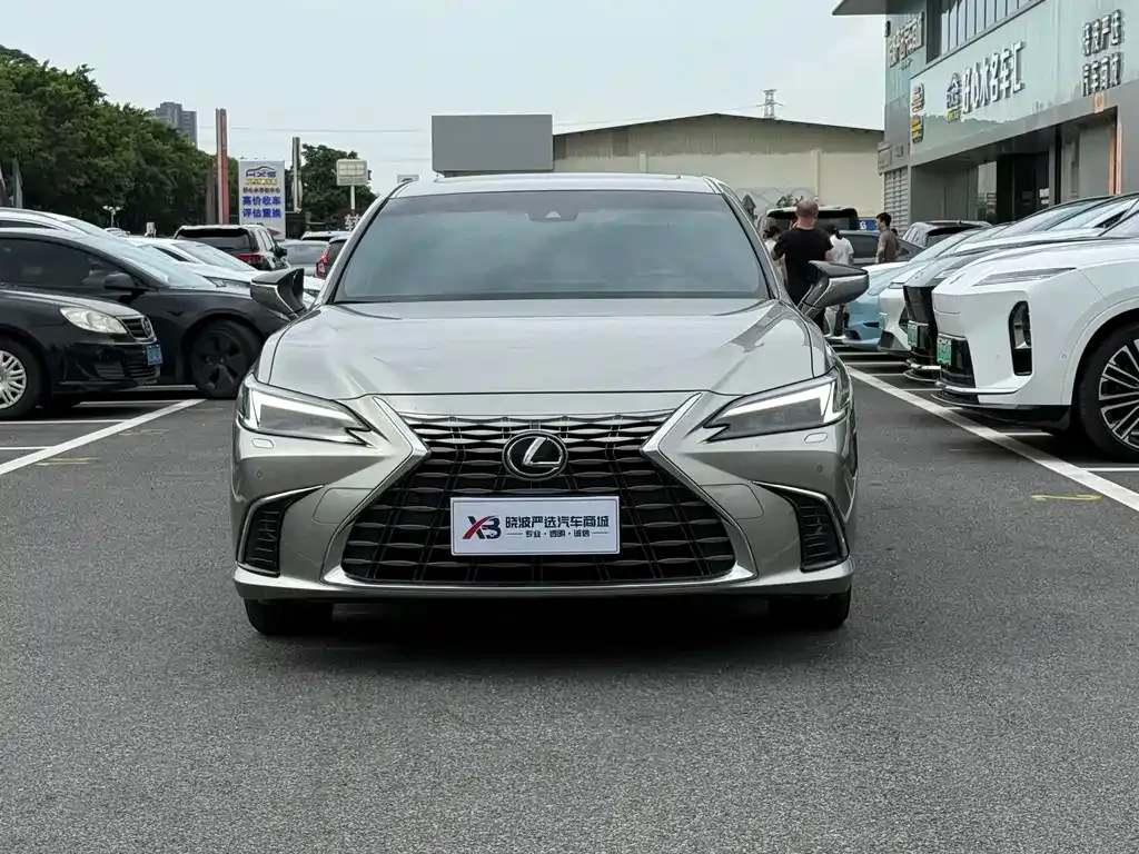 Lexus ES — фото 8