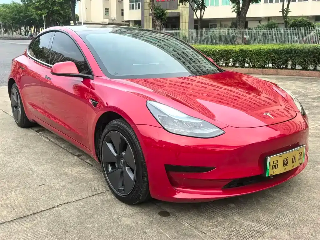 Tesla Model 3 — фото 7
