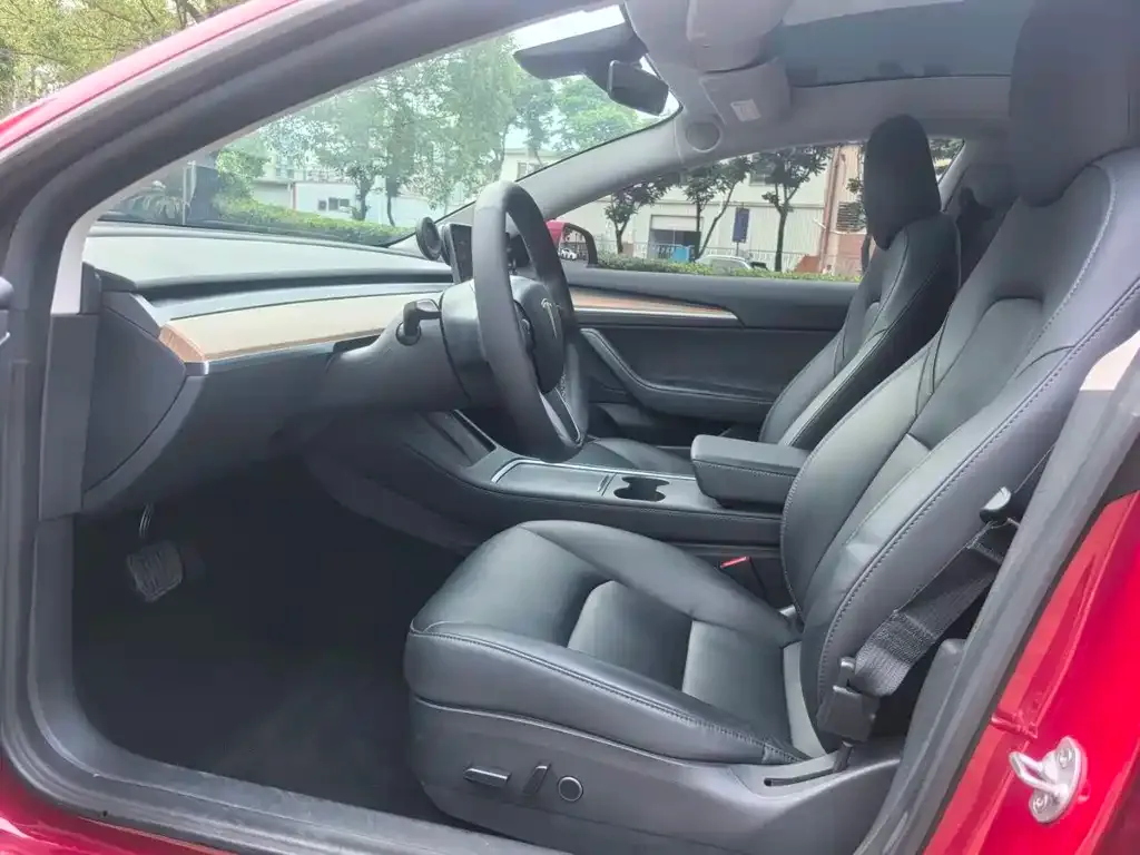 Tesla Model 3 — фото 3