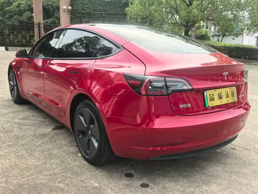 Tesla Model 3 — фото 9