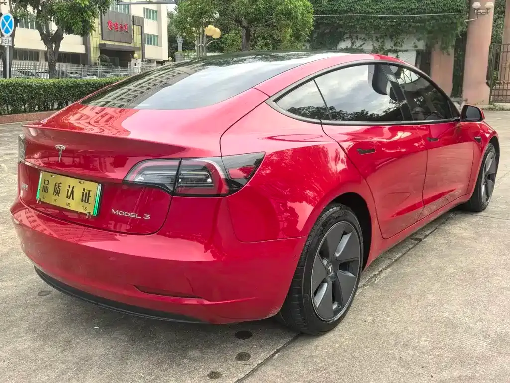 Tesla Model 3 — фото 8
