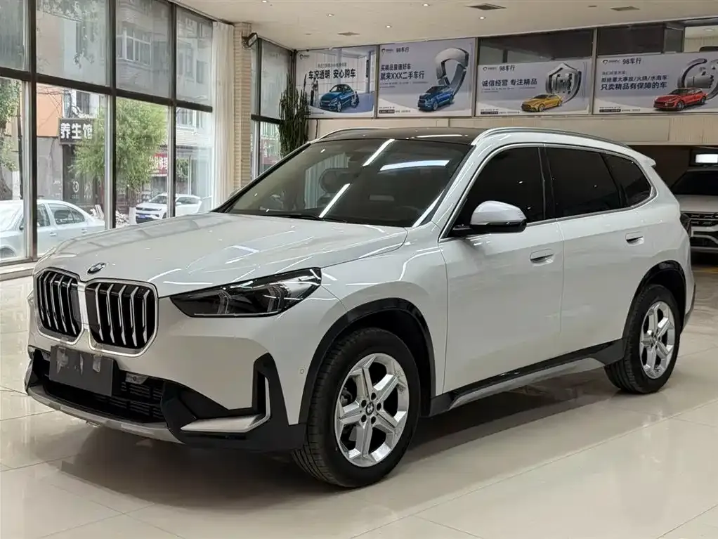 BMW X1 — фото 1