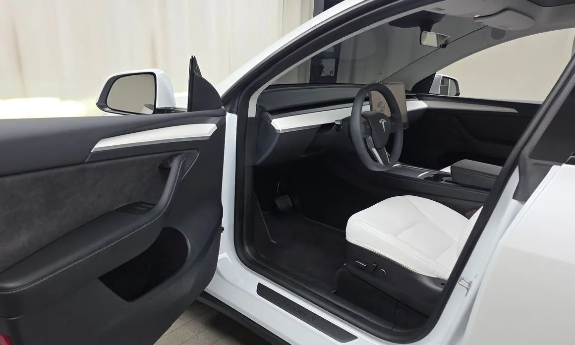 Tesla Model Y — фото 5