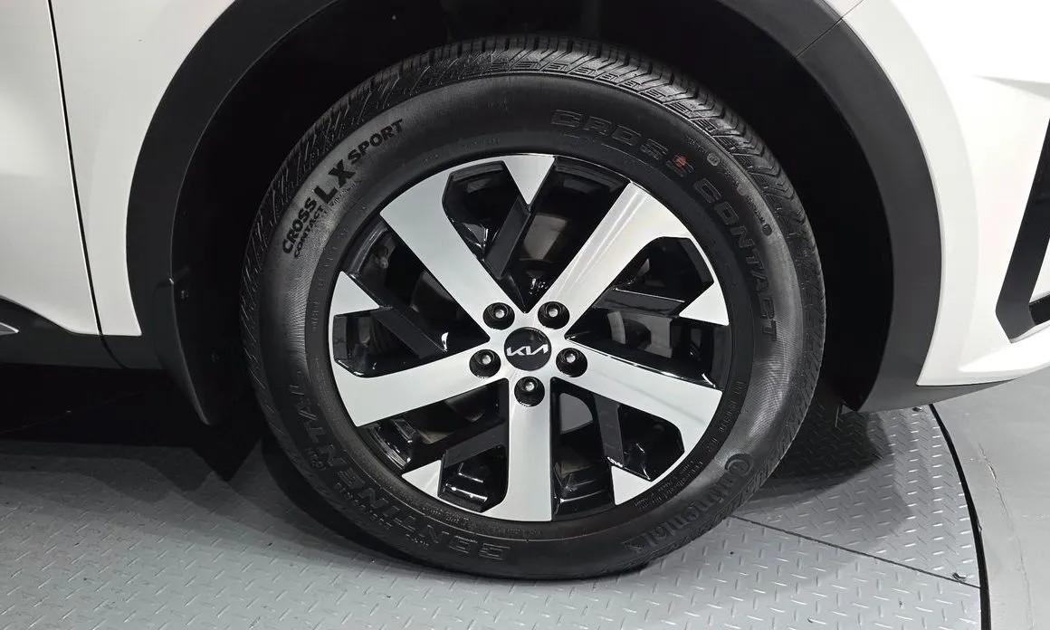 Kia Sorento — фото 8