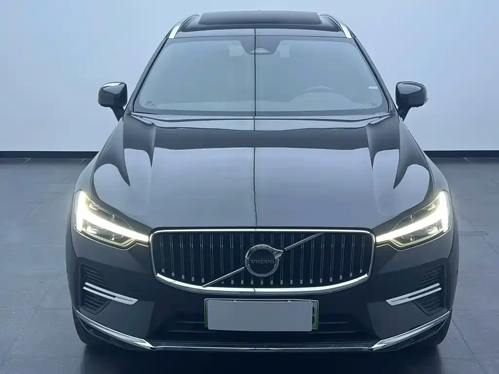 Volvo XC60 PHEV — фото 3