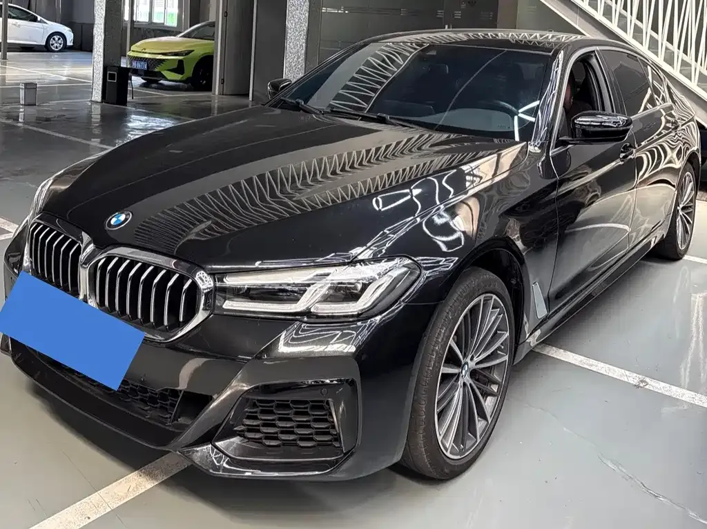 BMW 5 Series — фото 1