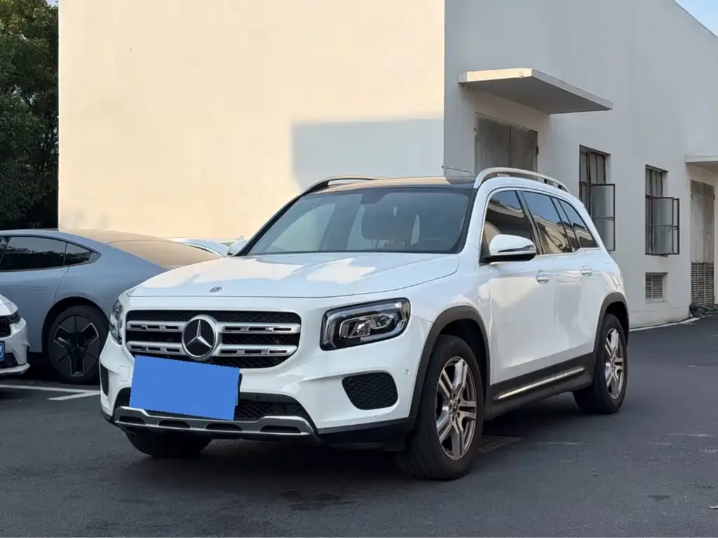 Mercedes-Benz GLB — фото 1