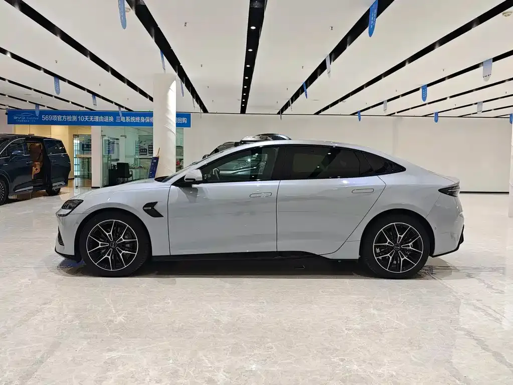 BYD Seal — фото 6