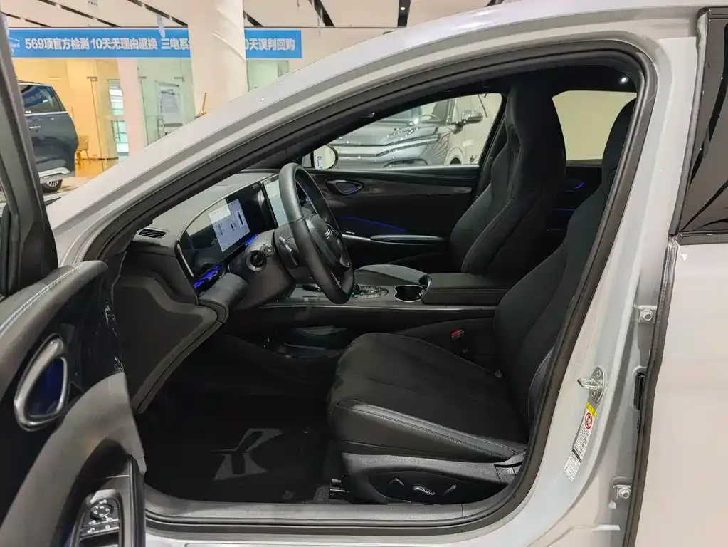 BYD Seal — фото 7