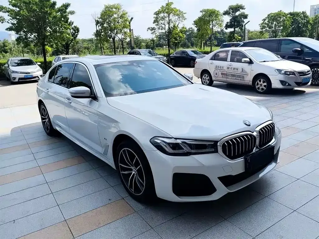 BMW 5 Series — фото 10