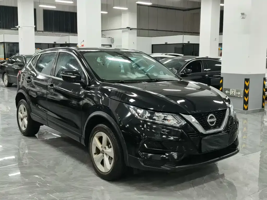 Nissan Qashqai — фото 1