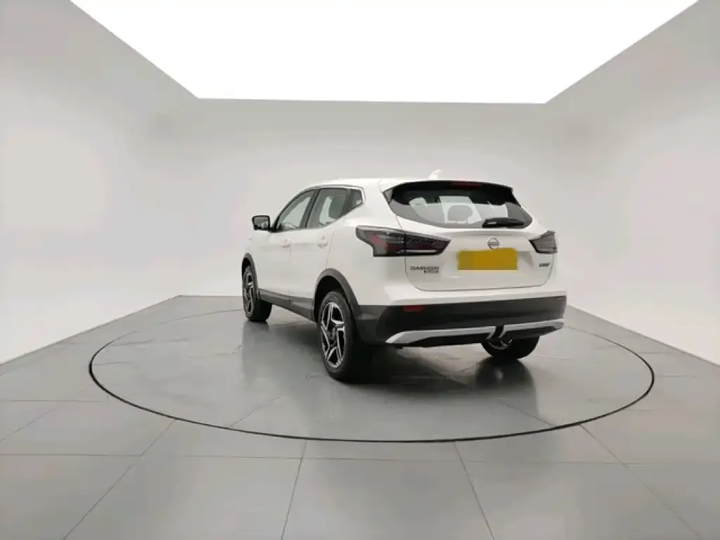 Nissan Qashqai — фото 7