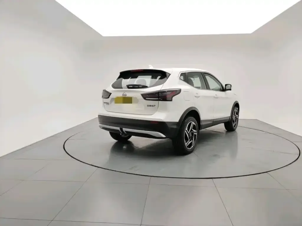 Nissan Qashqai — фото 4