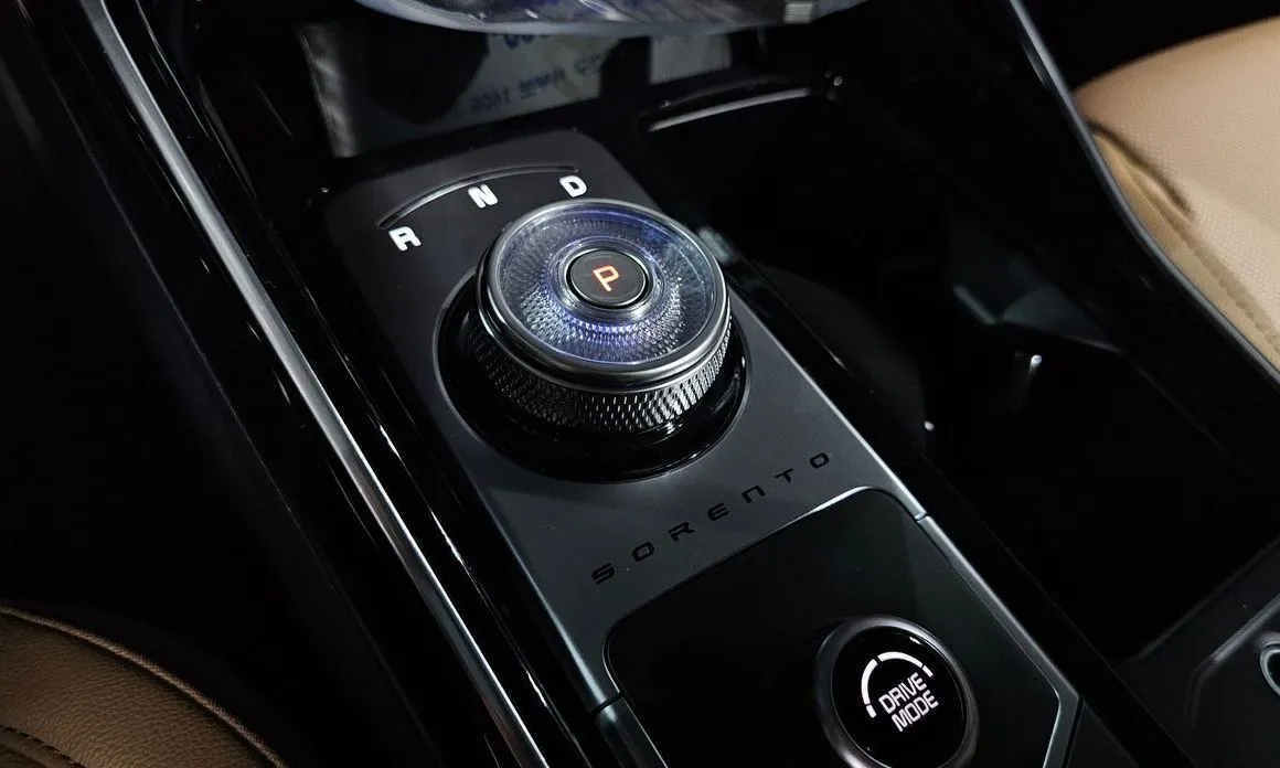 Kia Sorento — фото 8