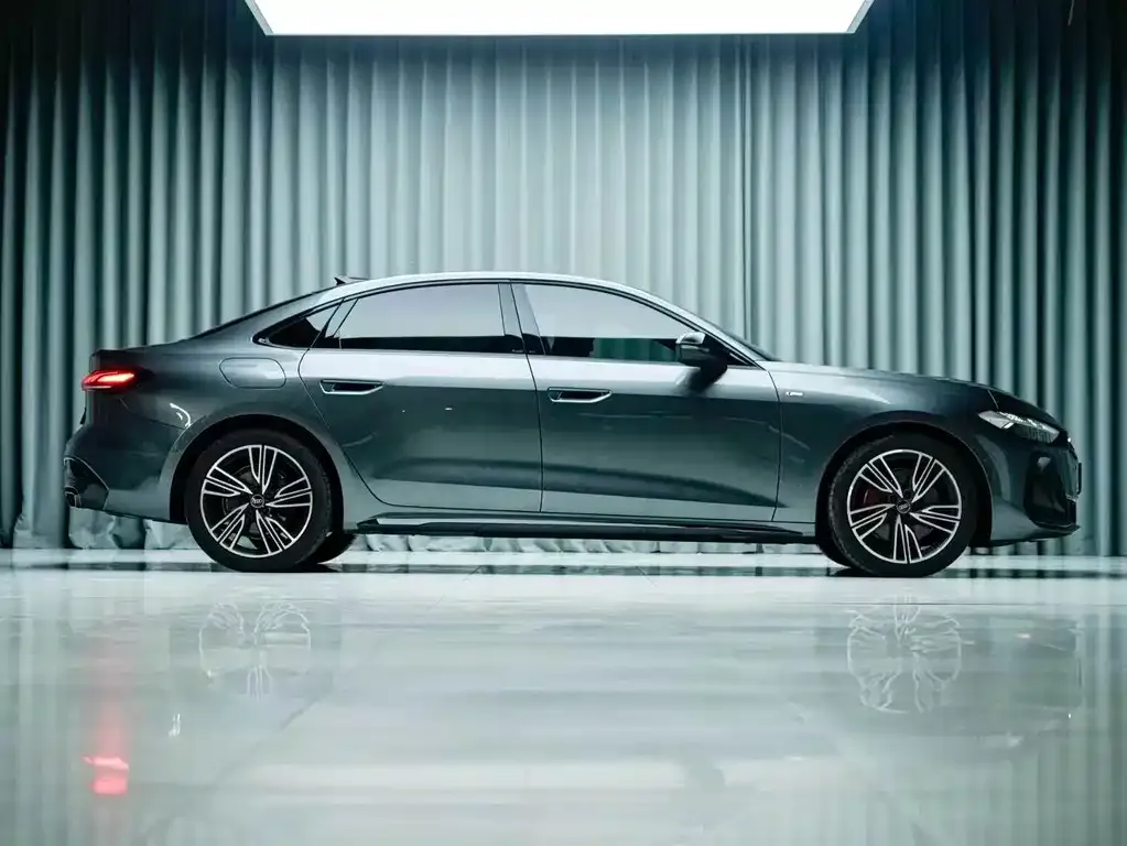 Audi A5L — фото 3