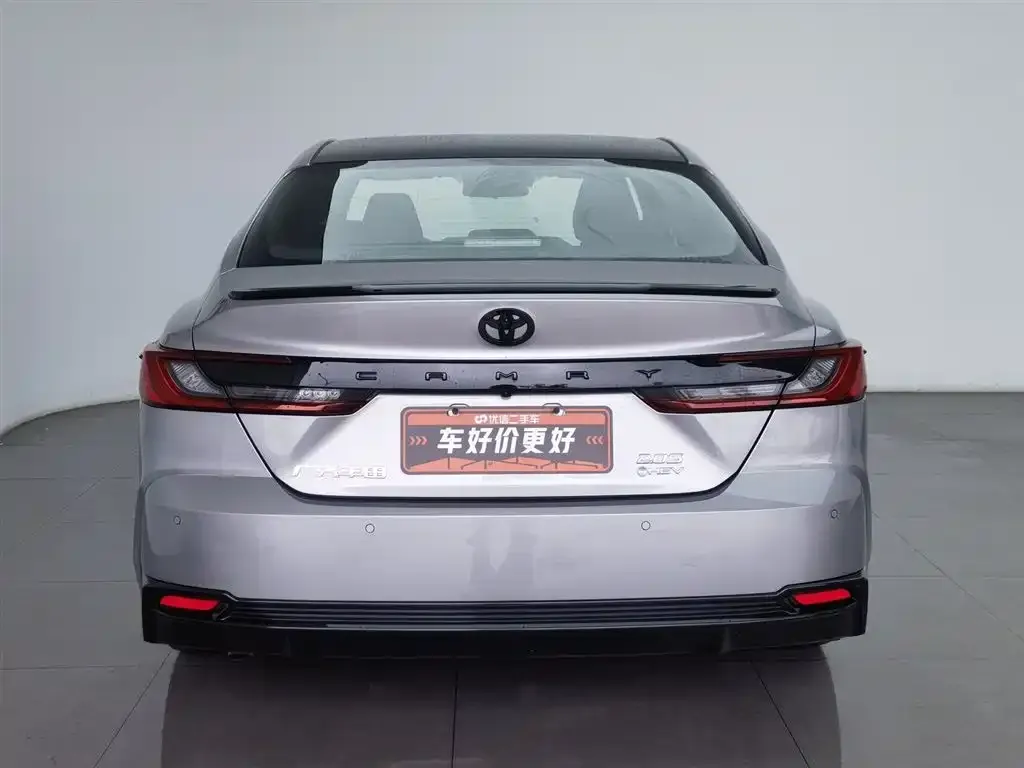 Toyota Camry — фото 4