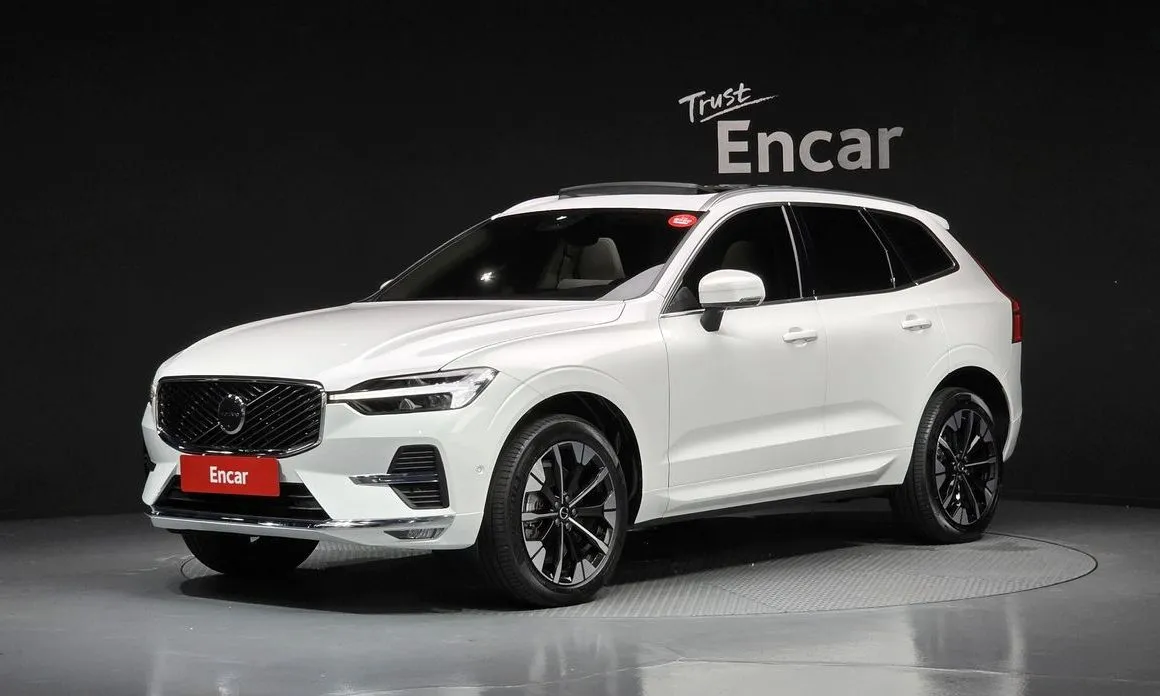 Volvo XC60 — фото 1