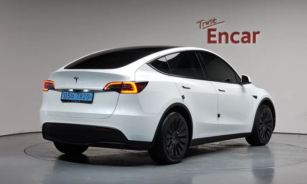 Tesla Model Y — фото 2