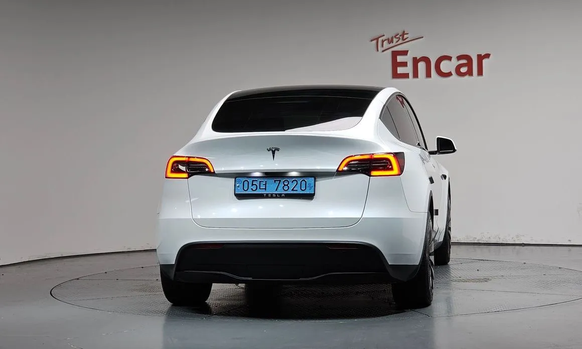 Tesla Model Y — фото 5