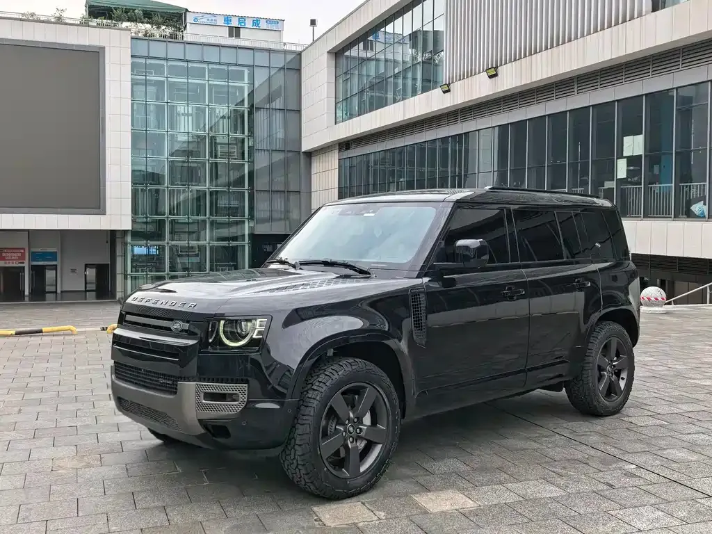 Land Rover Defender — фото 1