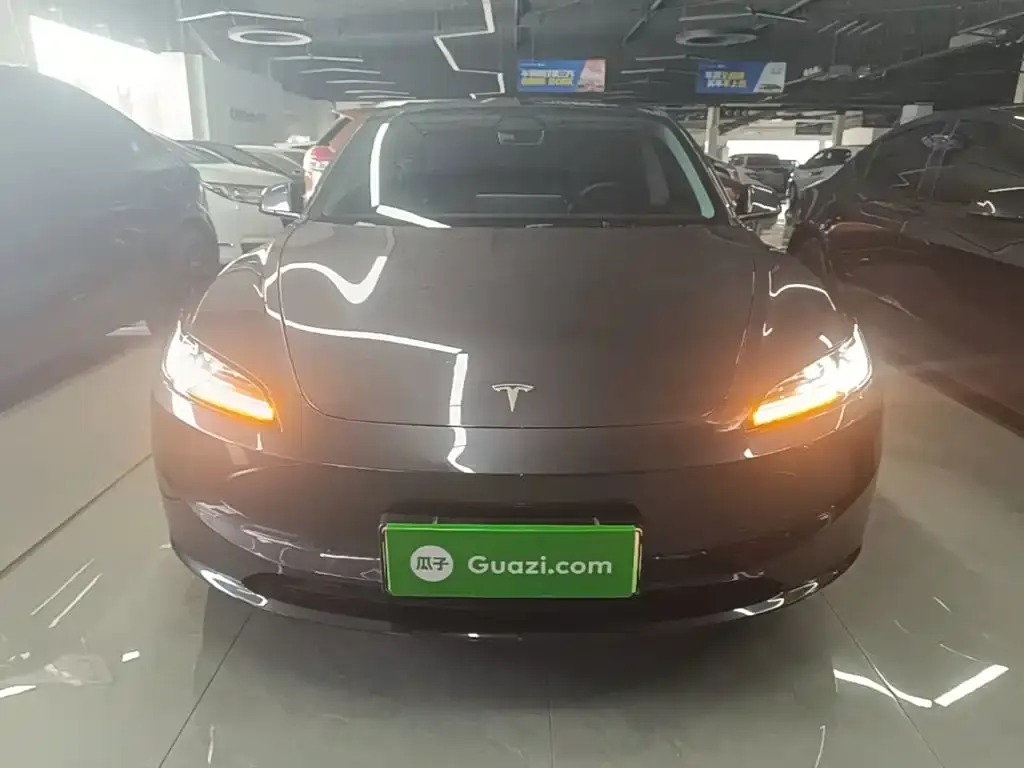 Tesla Model 3 — фото 4