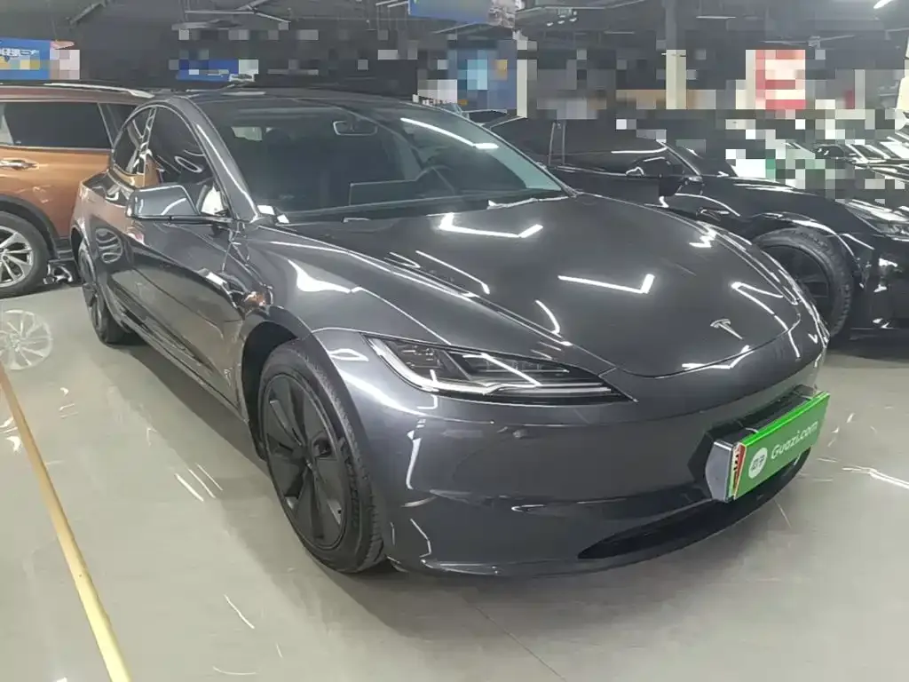 Tesla Model 3 — фото 10