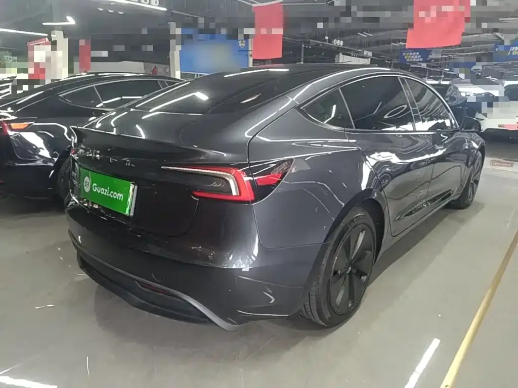 Tesla Model 3 — фото 8