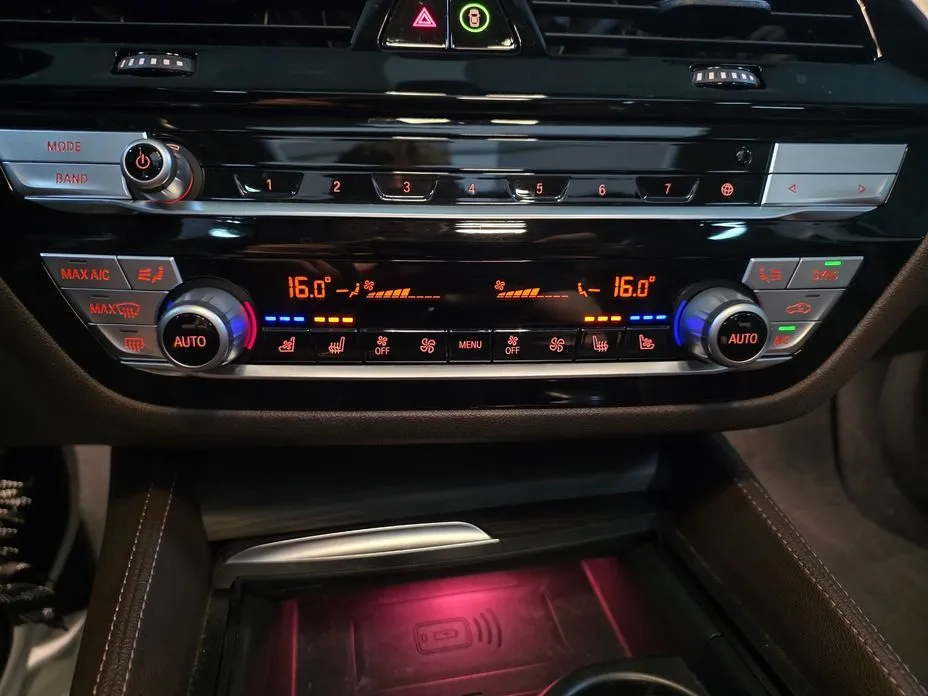 BMW 5-Series 2021 из KR, фото 10
