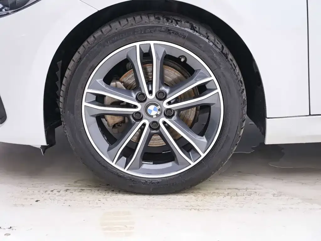 BMW 1 Series 2023 из CN, фото 10