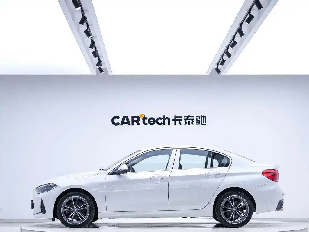 BMW 1 Series 2023 из CN, фото 9