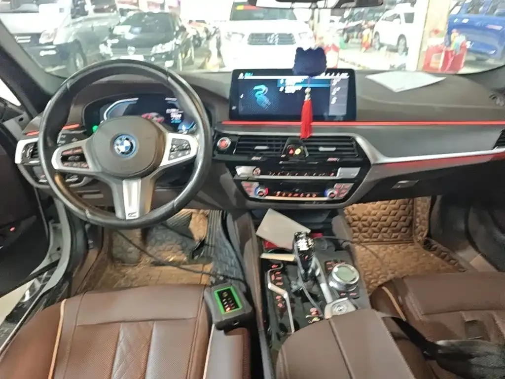 BMW 5 Series New Energy — фото 10
