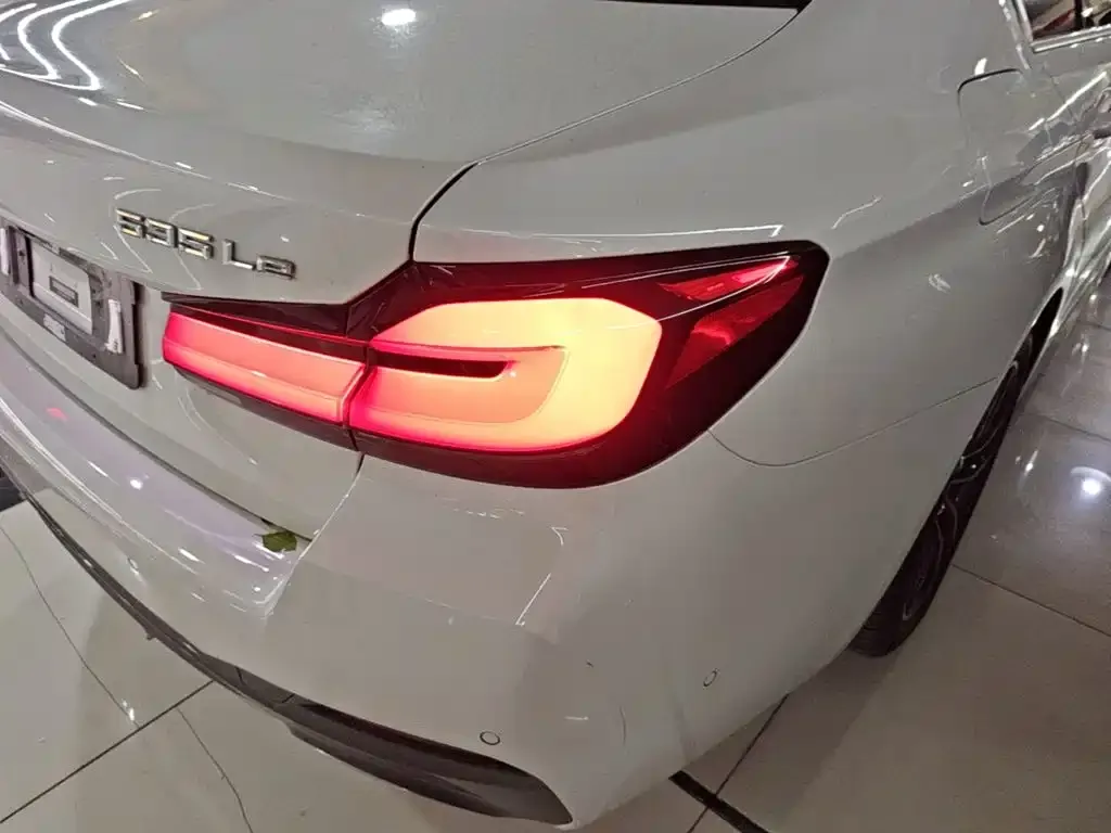 BMW 5 Series New Energy — фото 2
