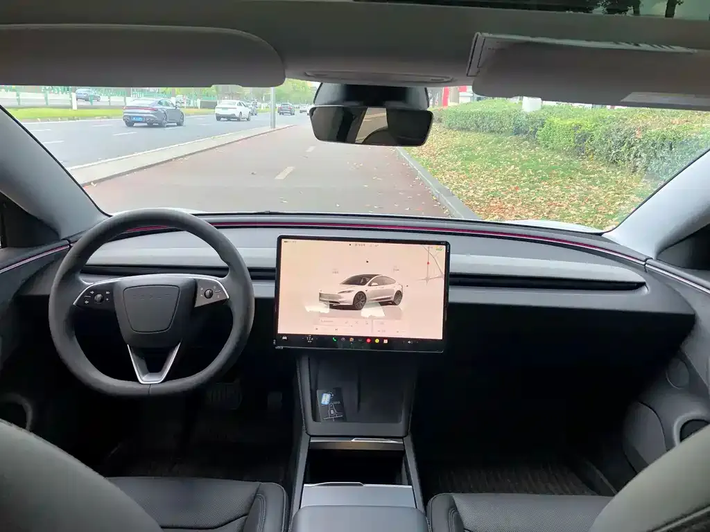 Tesla Model 3 — фото 6