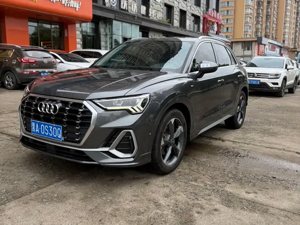 Audi Q3 — фото 1