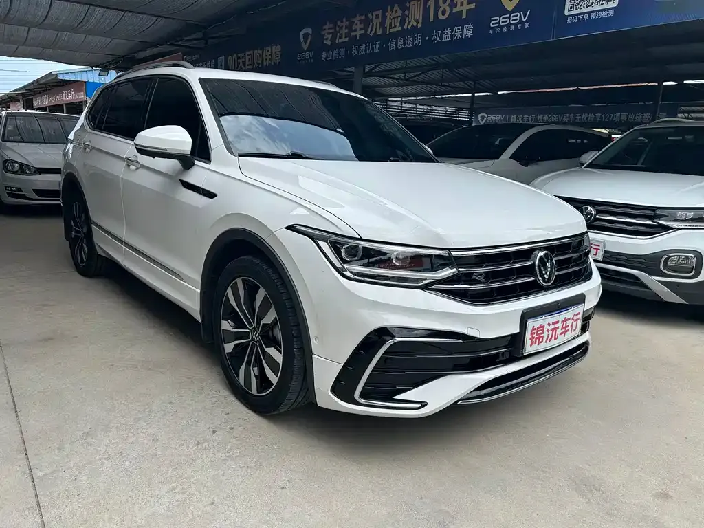 Volkswagen Tiguan L — фото 6