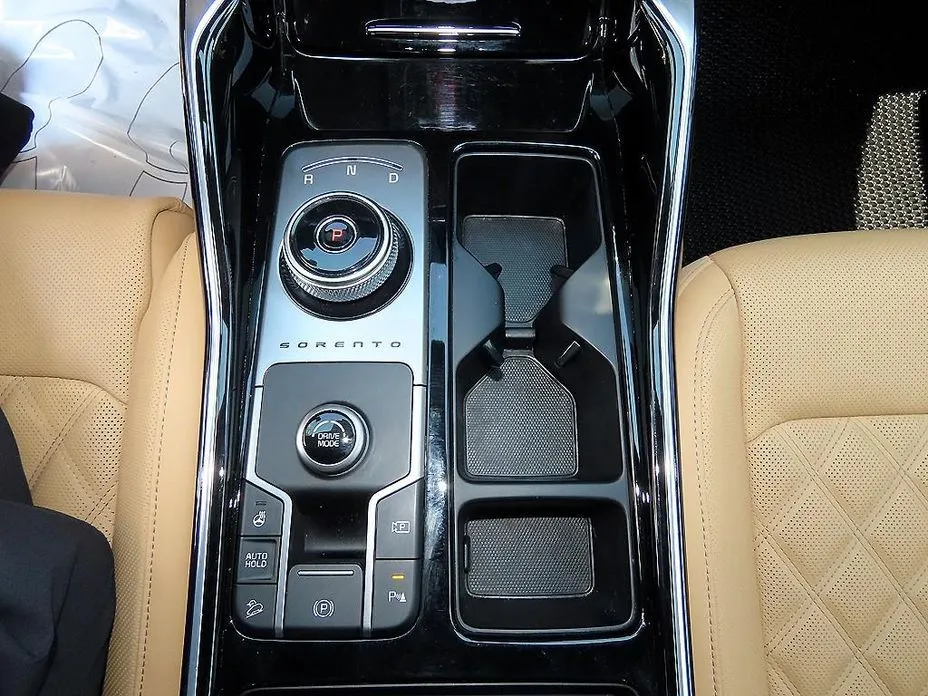 Kia Sorento — фото 10