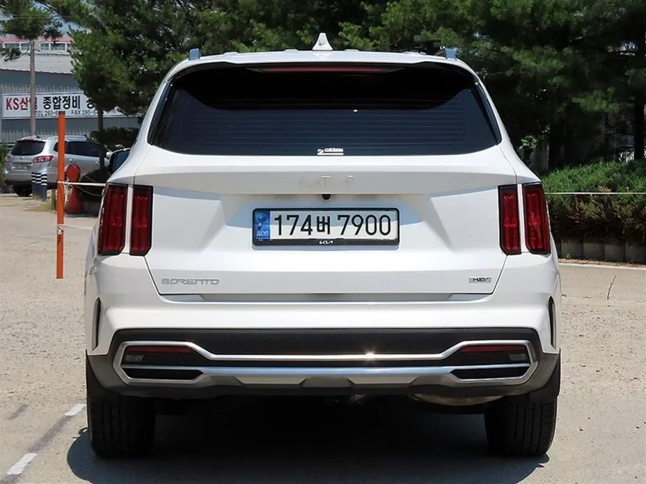 Kia Sorento — фото 7